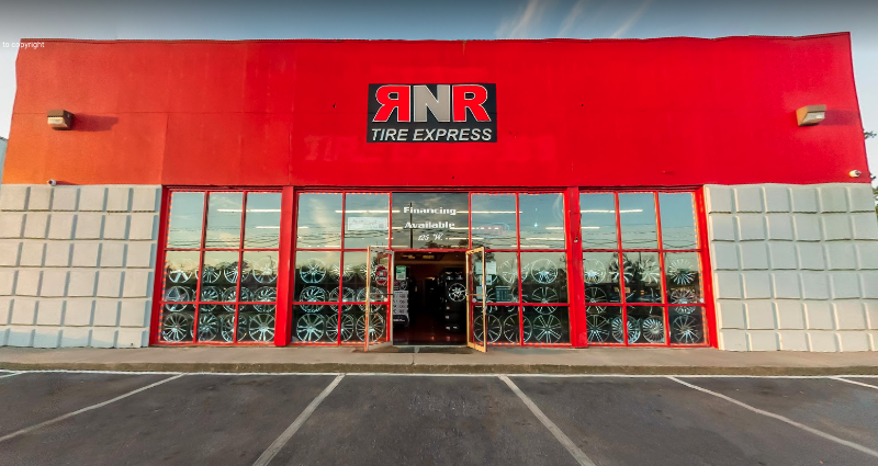 Inside RNR Tire Express