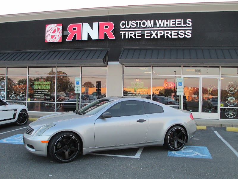 Inside RNR Tire Express