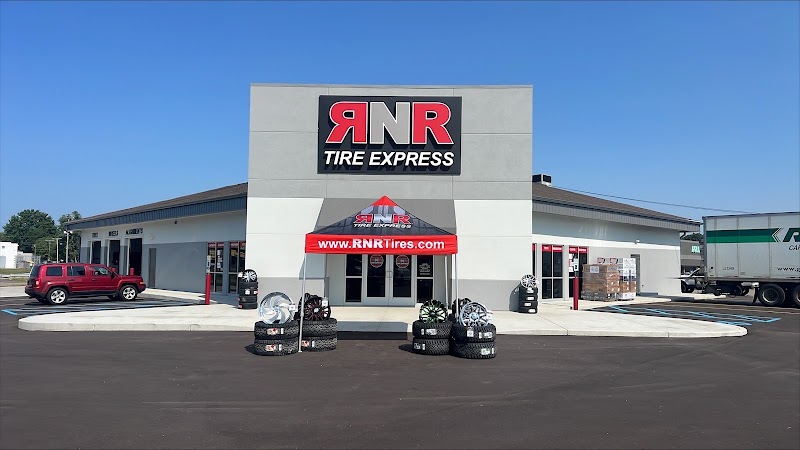 Inside RNR Tire Express