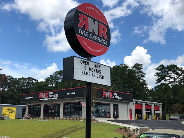 Inside RNR Tire Express