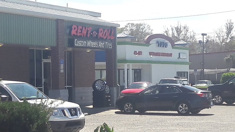 Inside RNR Tire Express