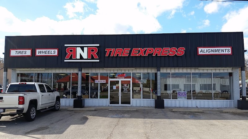 Inside RNR Tire Express