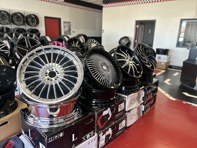 Inside RNR Tire Express