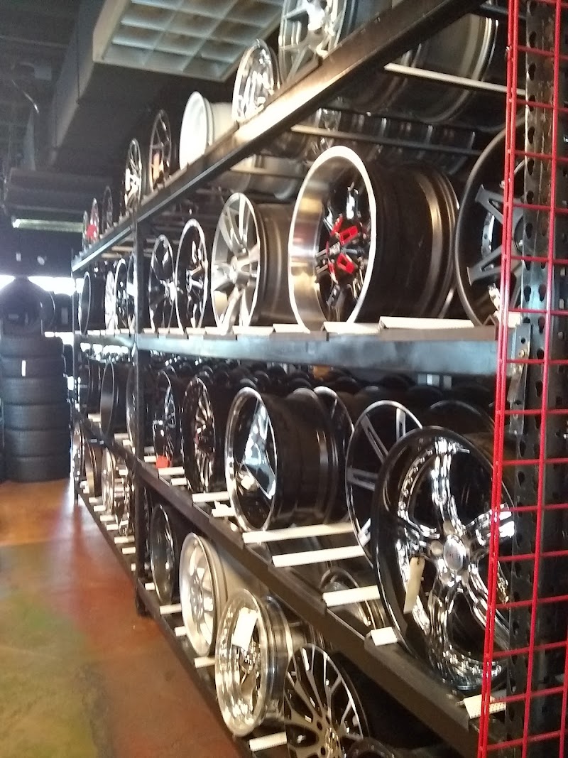 Rollos Tires and Wheels photo