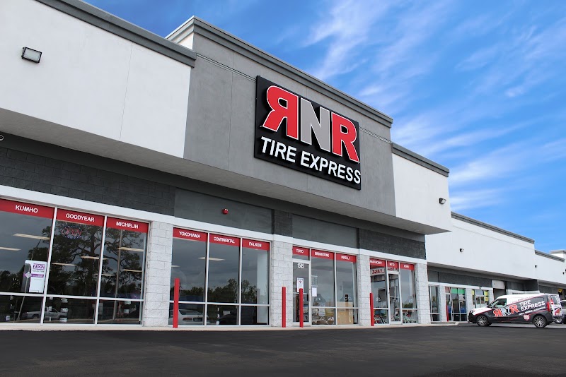 Inside RNR Tire Express