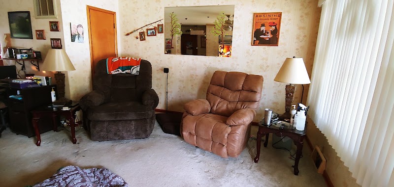 HomeTown Sales & Lease photo