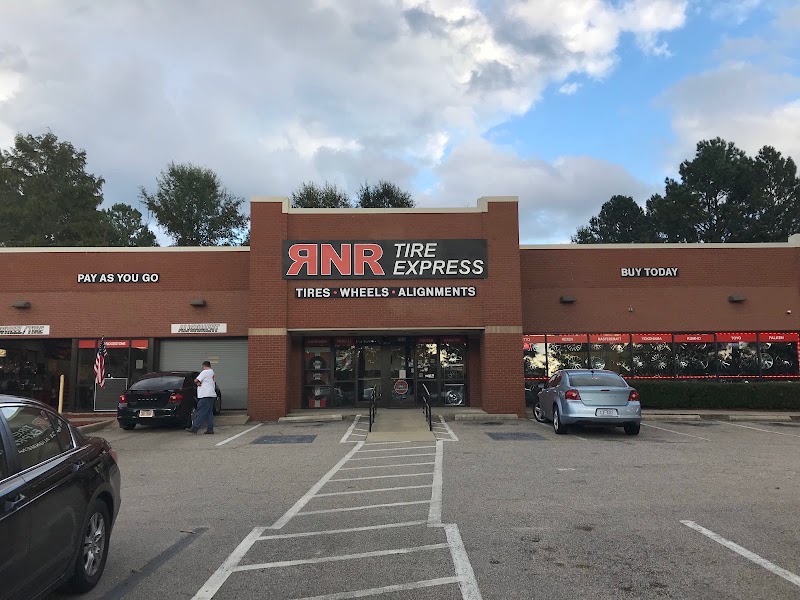 Inside RNR Tire Express